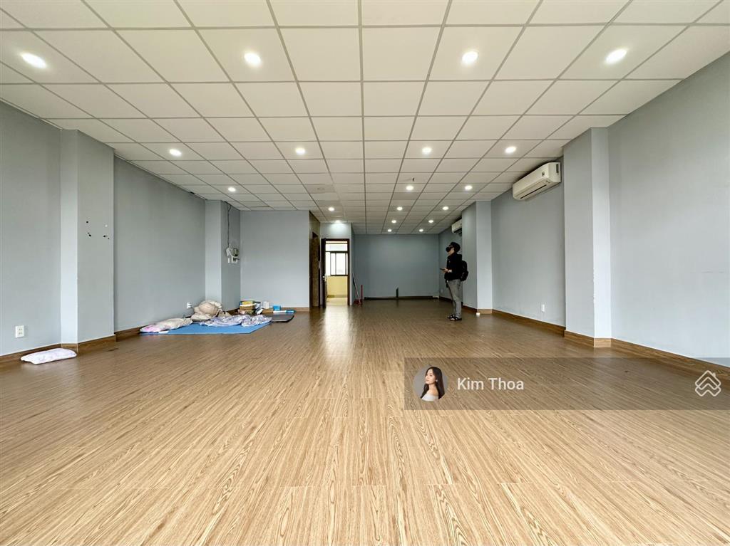 Văn phòng vạn phúc 85m2, đường lớn 35m, sàn trống, có thang máy máy lạnh, vào ngay. giá rẻ 9,5 tr