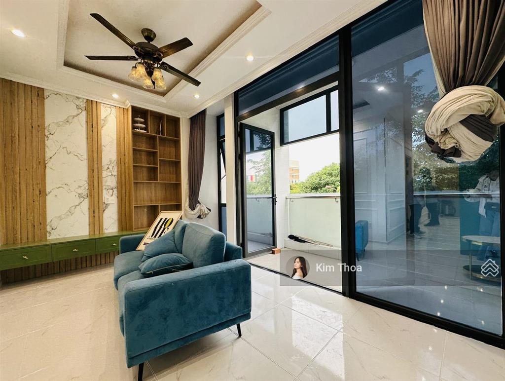 Căn hộ 2pn 1wc (55m2) có ban công, full nội thất ở vạn phúc, gần trường emasi, vào ngay. giá 12 tr