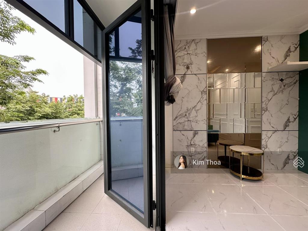 Căn hộ 2pn 1wc (55m2) có ban công, full nội thất ở vạn phúc, gần trường emasi, vào ngay. giá 12 tr