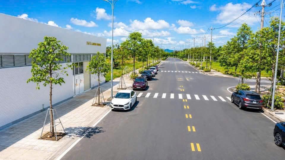 Mặt tiền siêu vip nằm trên trục chính lớn nhất 25m của dự án khu dịch vụ hỗn hợp vsip quảng ngãi