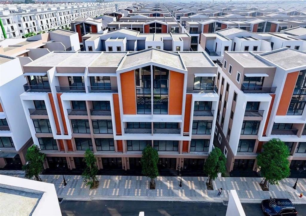 Bán gấp shophouse 100m2  2 mặt tiền ánh dương siêu đẹp. giá rẻ nhất 128tr.  ngay 0888 914 ***