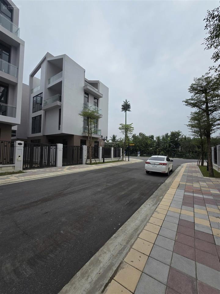 Bán gấp shophouse 100m2  2 mặt tiền ánh dương siêu đẹp. giá rẻ nhất 128tr.  ngay 0888 914 ***