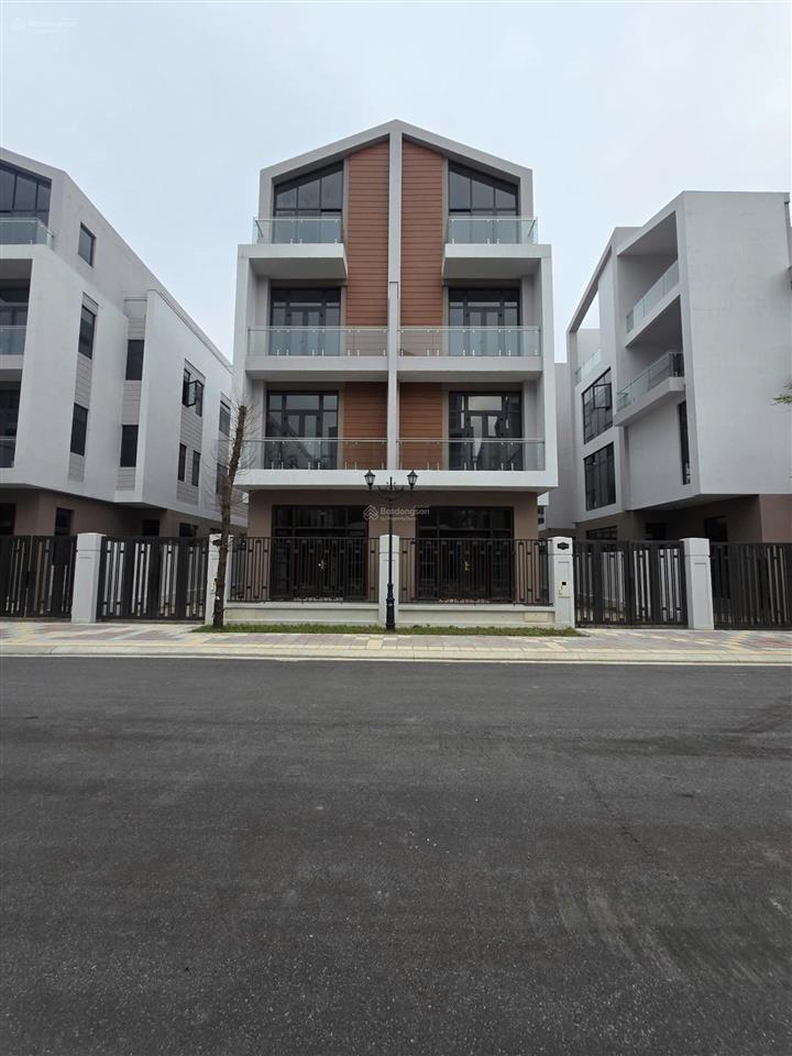 Bán gấp shophouse 100m2  2 mặt tiền ánh dương siêu đẹp. giá rẻ nhất 128tr.  ngay 0888 914 ***