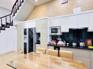 34 tỷ nhà phố trấn vũ, 120m2, 5 tầng, mặt tiền 6.8m, vài bước ra hồ trúc bạch, 10m ra ô tô, sổ đẹp