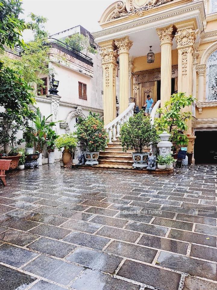 Biệt thự xa hoa lộng lẫy, 5 tầng thang máy,11m x 36m (325n2) tặng nội thất, tân bình