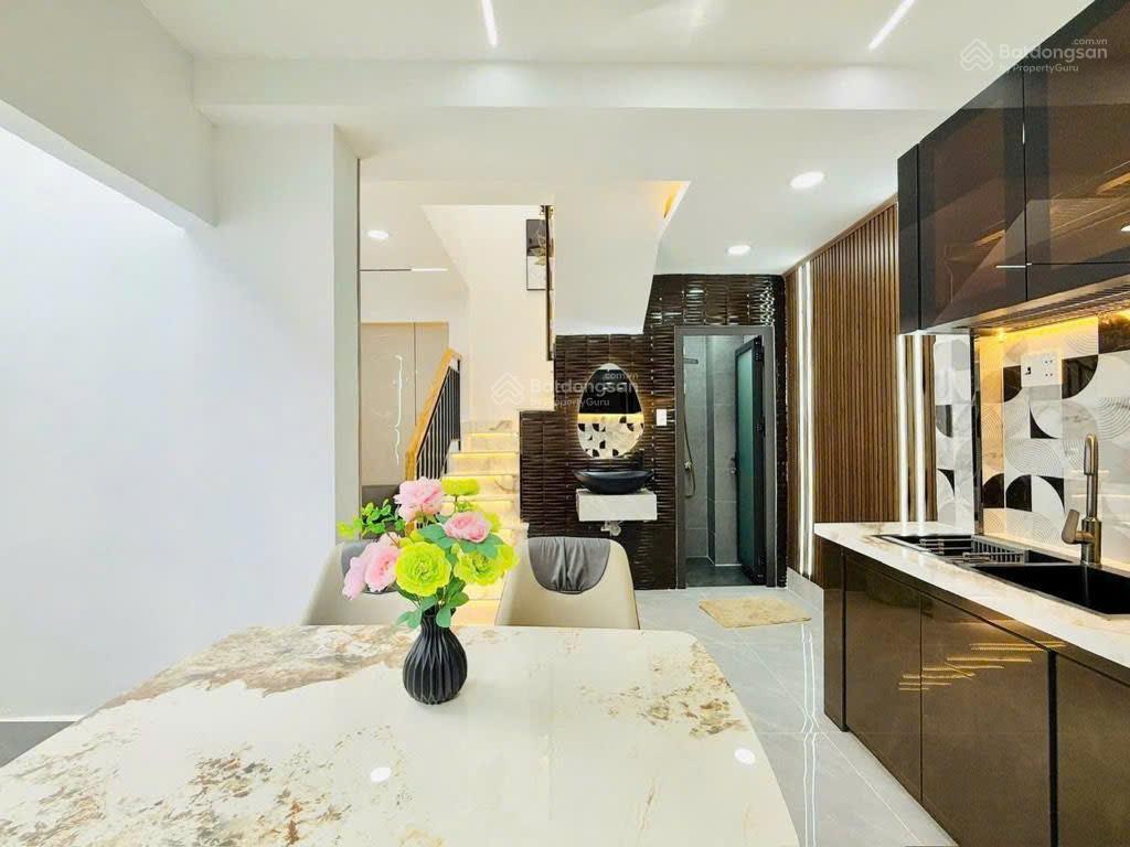 Nhỉnh 3 tỷ  sp lô góc gò vấp  hxh ~ 40m2 vuông a4  full nội thất cao cấp chủ kẹt tiền bán gấp