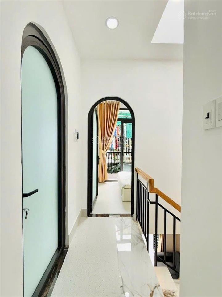 Nhỉnh 3 tỷ  sp lô góc gò vấp  hxh ~ 40m2 vuông a4  full nội thất cao cấp chủ kẹt tiền bán gấp