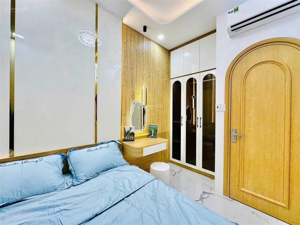 Mặt tiền tú mỡ  giá 6.28 tỷ thương lượng  ngang 5 mét  3 tầng , 3pn  nội thất xịn xò, hiện đại