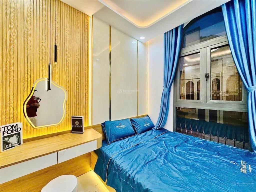 Mặt tiền tú mỡ  giá 6.28 tỷ thương lượng  ngang 5 mét  3 tầng , 3pn  nội thất xịn xò, hiện đại