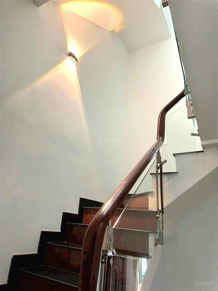 Khu vip đồng bộ sát cv làng hoa  60m2 ko lộ giới  xe hơi đỗ cửa  4 tầng, 5 pn giá chỉ 7.x tỷ tl