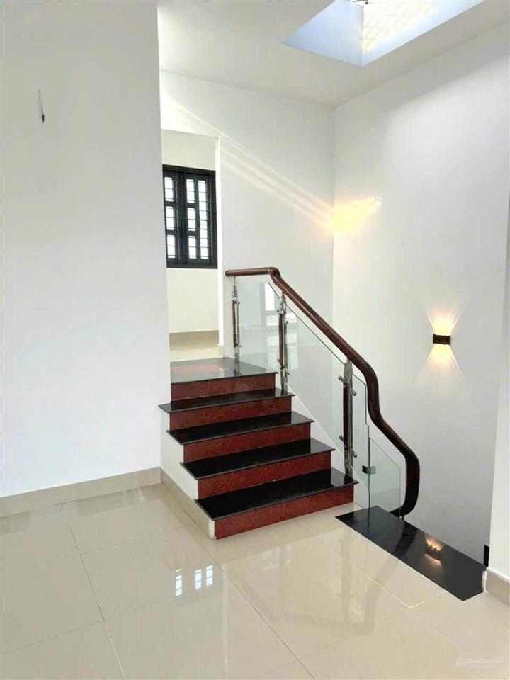 Khu vip đồng bộ sát cv làng hoa  60m2 ko lộ giới  xe hơi đỗ cửa  4 tầng, 5 pn giá chỉ 7.x tỷ tl