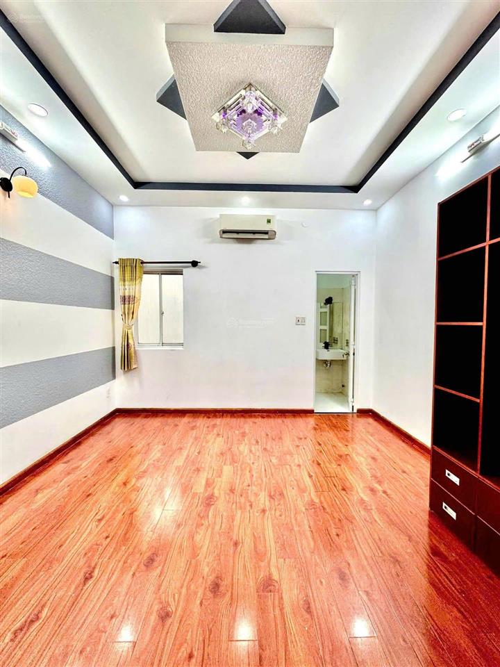 Khu vip đồng bộ sát cv làng hoa  60m2 ko lộ giới  xe hơi đỗ cửa  4 tầng, 5 pn giá chỉ 7.x tỷ tl