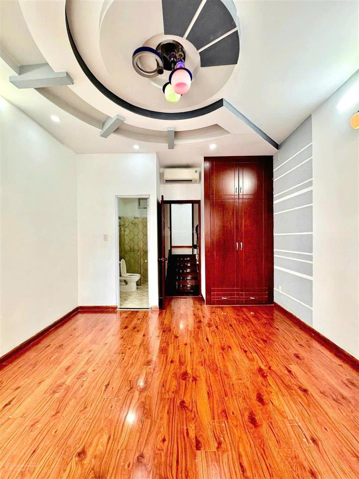 Khu vip đồng bộ sát cv làng hoa  60m2 ko lộ giới  xe hơi đỗ cửa  4 tầng, 5 pn giá chỉ 7.x tỷ tl