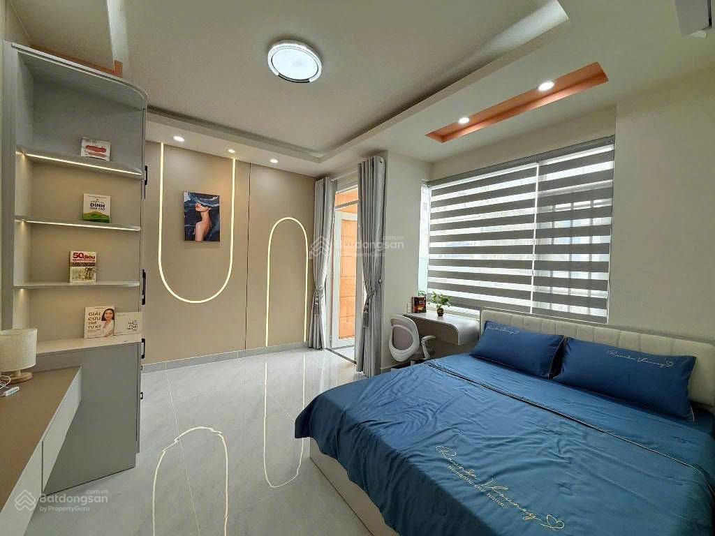 Bán nhanh nhà gò vấp ~ 50m2 vuông a4  4 tầng  hẻm xe hơi  tặng full nội thất  giá chỉ 5.x tỷ