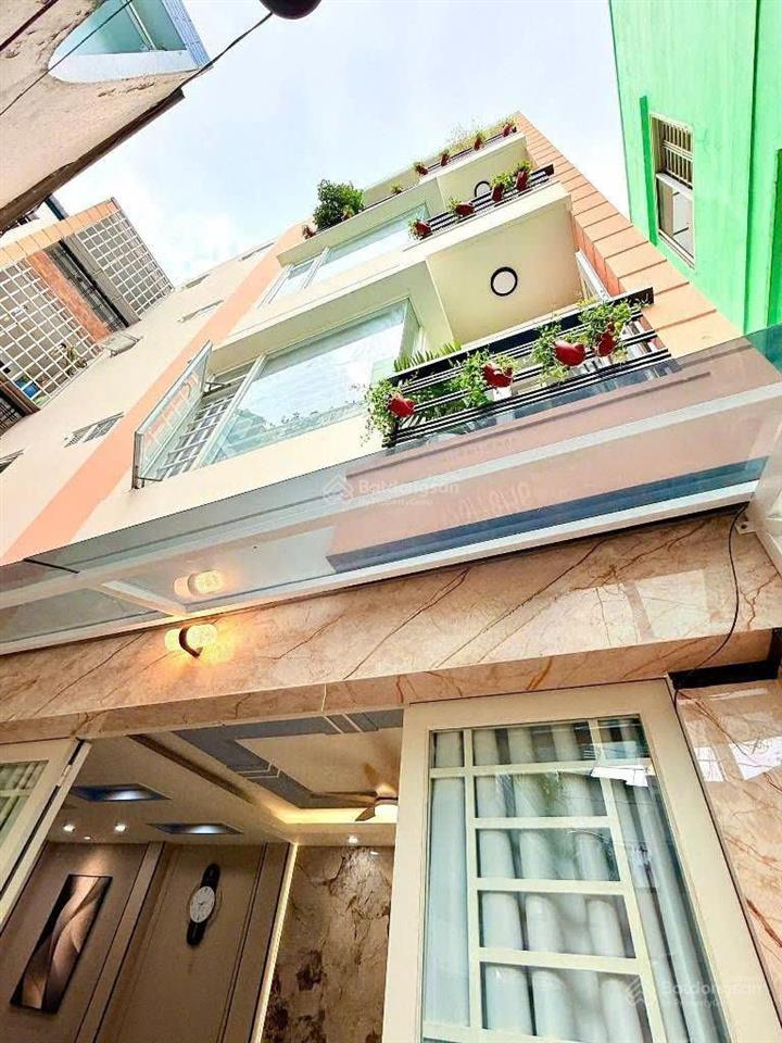 Bán nhanh nhà gò vấp ~ 50m2 vuông a4  4 tầng  hẻm xe hơi  tặng full nội thất  giá chỉ 5.x tỷ
