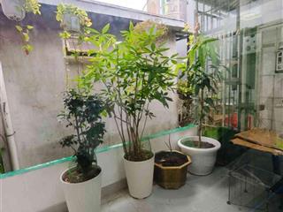 70m2  2 tầng 10 pn  cách 1 căn ra mặt tiền  dòng tiền ổn định 35tr/ 1 tháng nhỉnh 6.x tỷ còn tl