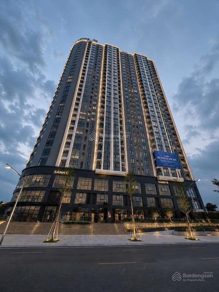 Bán căn hộ 70m2  2pn 2vs mặt đường nguyễn xiển
