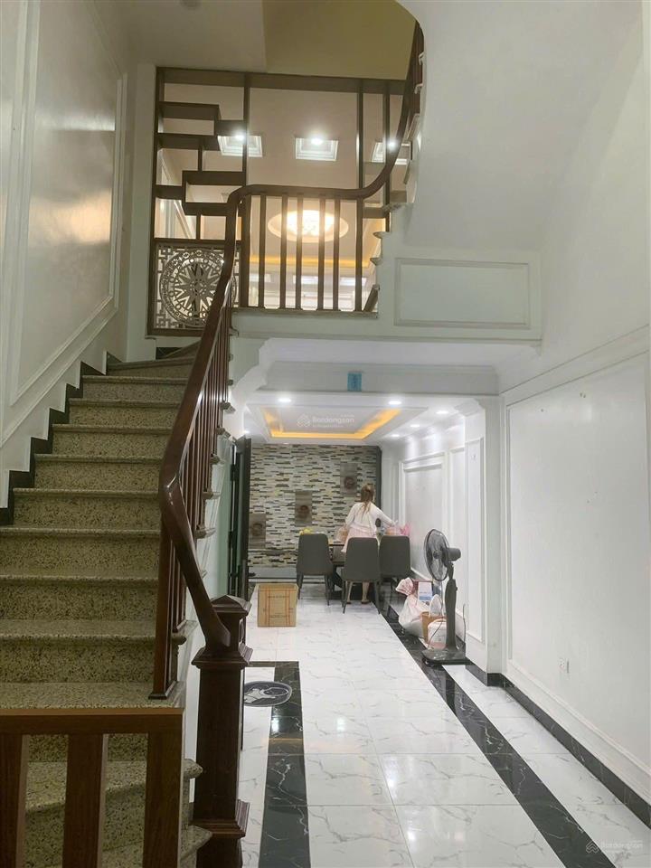 Bán nhà 5 tầng thanh trì trung tâm