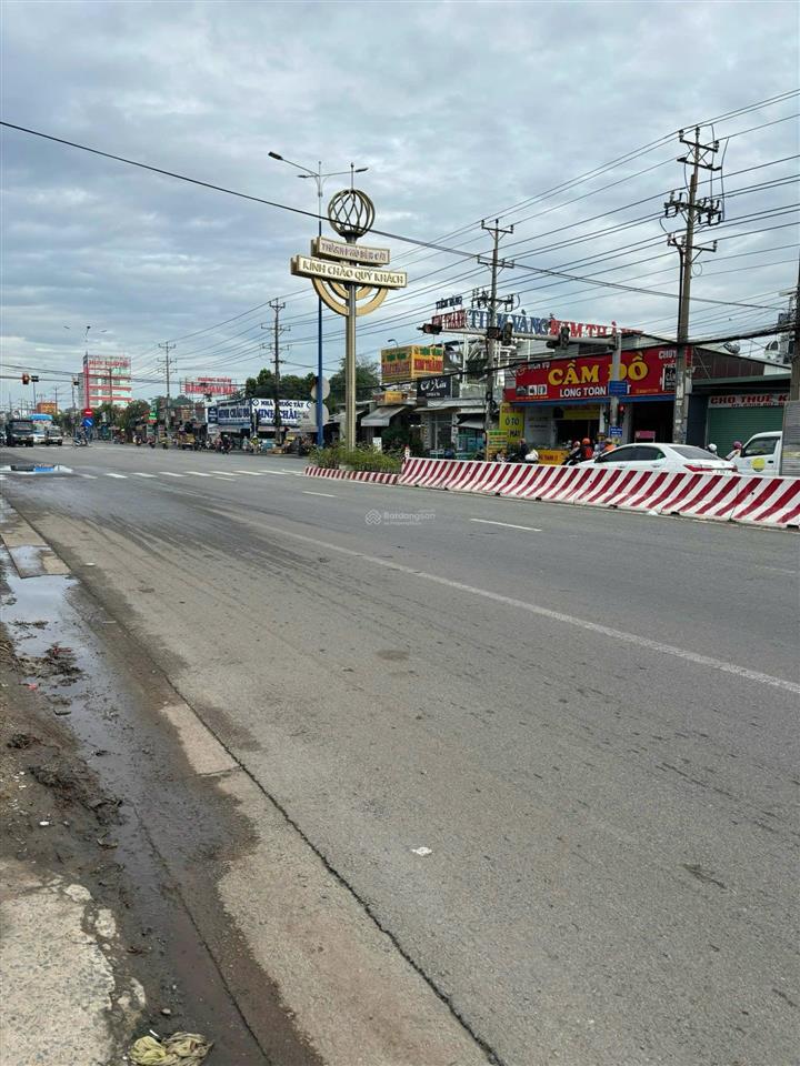 Bán đấu giá lô đất mặt tiền đại lộ bình dương, mặt tiền 24m, 2 mặt tiền, dt sổ đỏ 2.086 m², giá rẻ