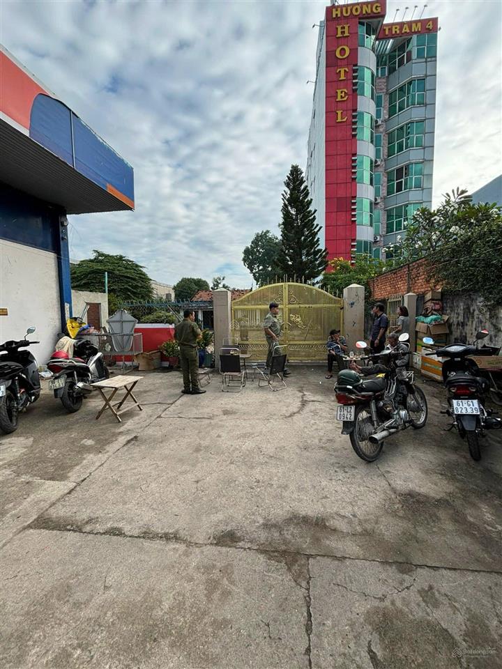 Bán đấu giá lô đất mặt tiền đại lộ bình dương, mặt tiền 24m, 2 mặt tiền, dt sổ đỏ 2.086 m², giá rẻ