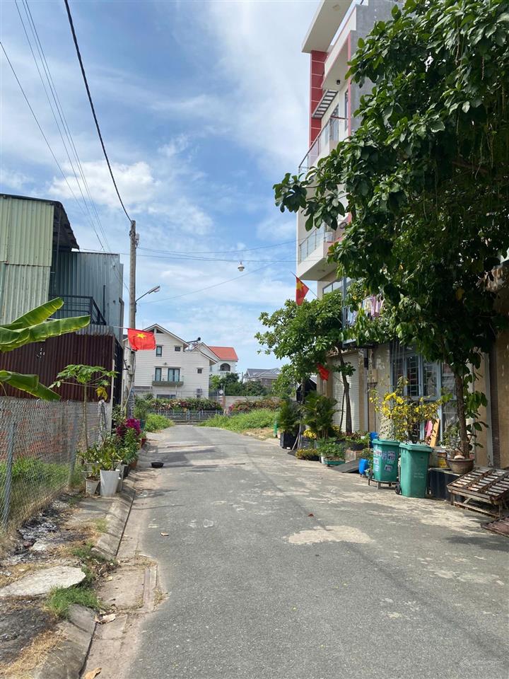 Chính chủ bán lô đất siêu đẹp chiều ngang lớn 5.2m. ngay nhà hàng bến xưa kế vách gò vấp