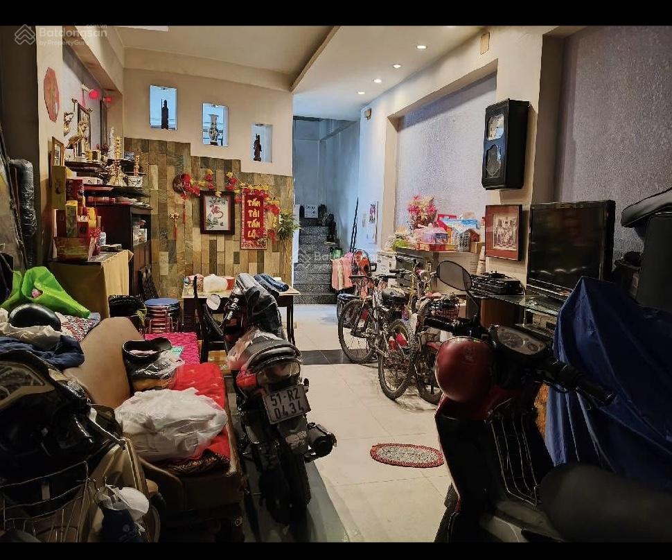 Nhà đẹp 4 tầng khu vip huỳnh văn bánh  rất sát hxh  52m2 sổ nét