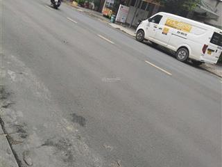 Bán gấp căn nhà cấp 4+gác lửng,ngay công viên,nhộn nhịp sầm uất ngày đêm.đường nguyễn sách,qtb