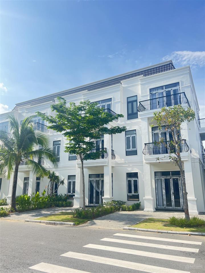 Bán lỗ biệt thự 6x14m (84m2) 2,7 tỷ xây 1 trệt 2 lầu ban công lồi nhà đã hoàn thiện phần thô
