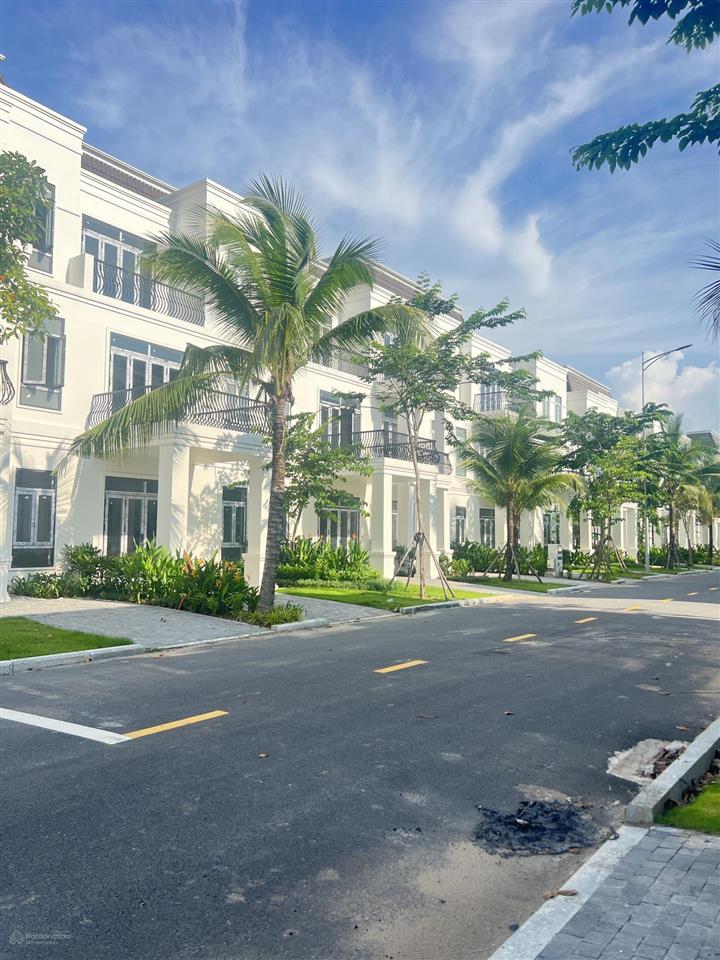 Bán lỗ biệt thự 6x14m (84m2) 2,7 tỷ xây 1 trệt 2 lầu ban công lồi nhà đã hoàn thiện phần thô