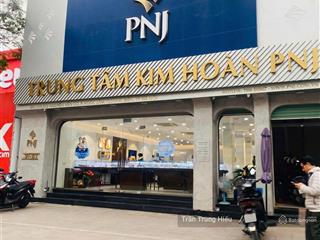 Cho thuê nhà mặt phố phạm ngọc thạch,vị trí rất đẹp,trung tâm đống đa,mặt tiền nhận diện 10m, 92m2
