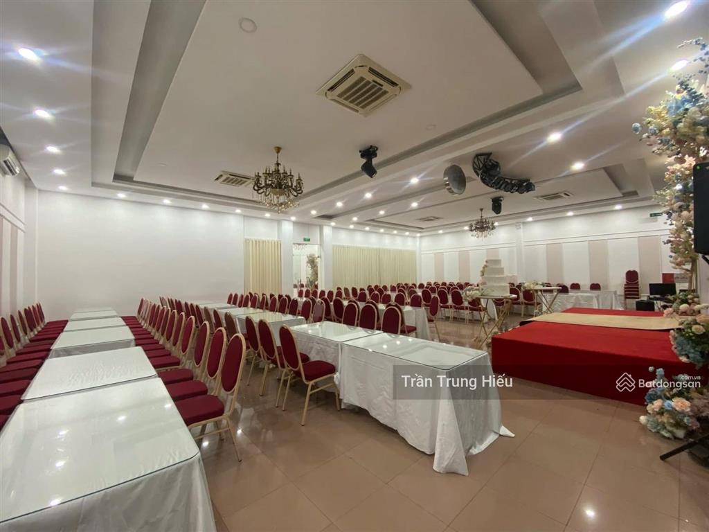 Cho thuê nhà mặt phố xã đàn, 82m2x3tầng, giá thuê rẻ 45 triệu, mặt tiền 5,2m, mô hình sạch sẽ