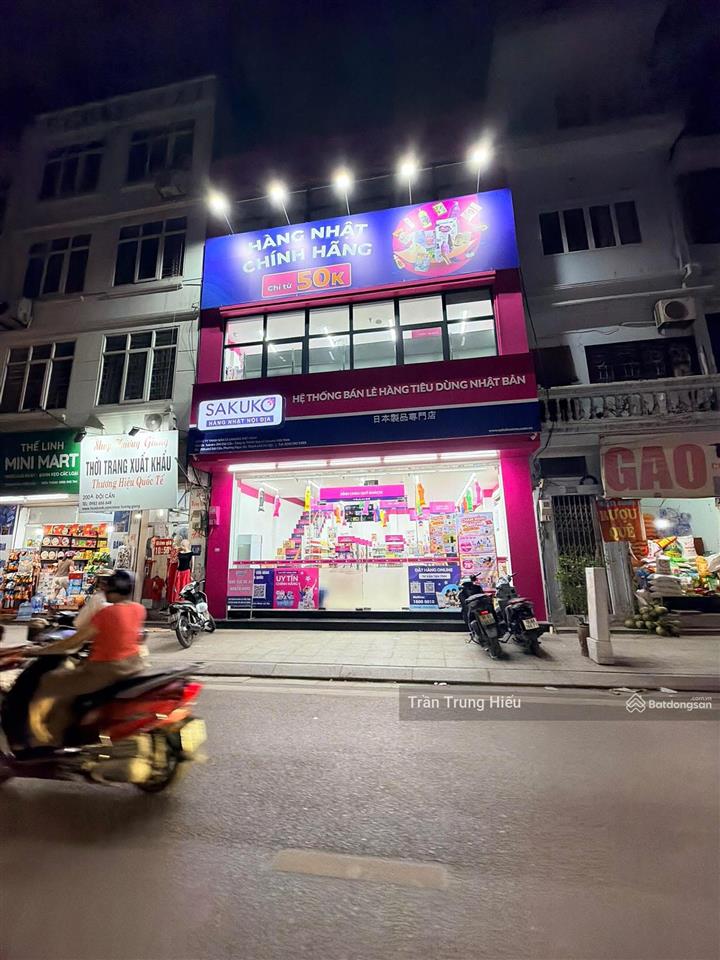Cho thuê nhà mặt phố xã đàn, 82m2x3tầng, giá thuê rẻ 45 triệu, mặt tiền 5,2m, mô hình sạch sẽ