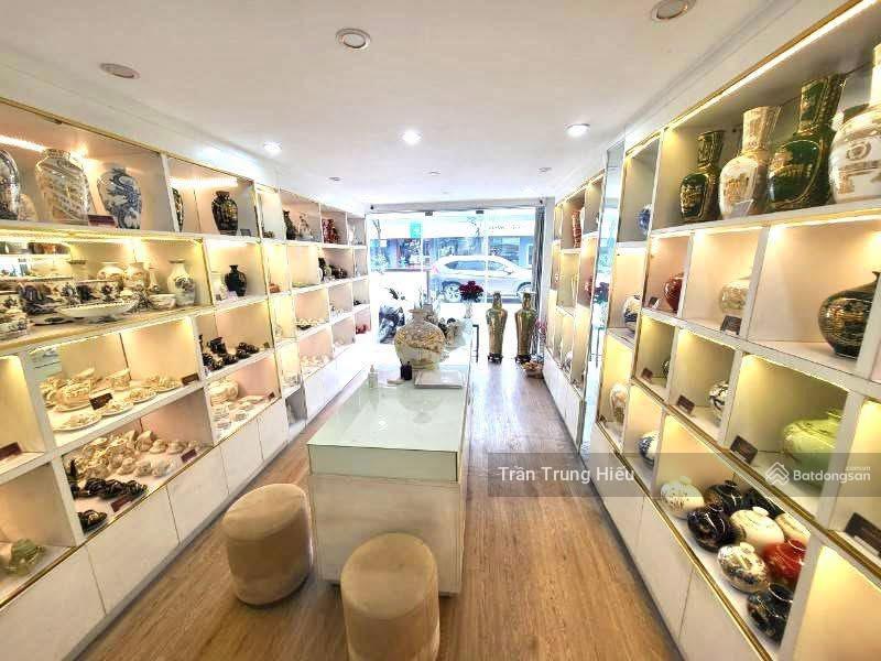 Cho thuê nhà mặt phố hàng buồm, 25m2+gác xép, mặt tiền2,8m, vị trí đẹp nhiều tây, riêng biệt !!!