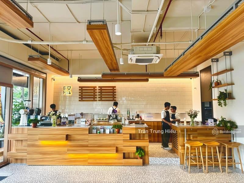 Cho thuê nhà mặt phố cửa bắc, 58m2, mặt tiền 9,4m, vị trí rất đẹp nhiều khách sạn, khách du lịch..