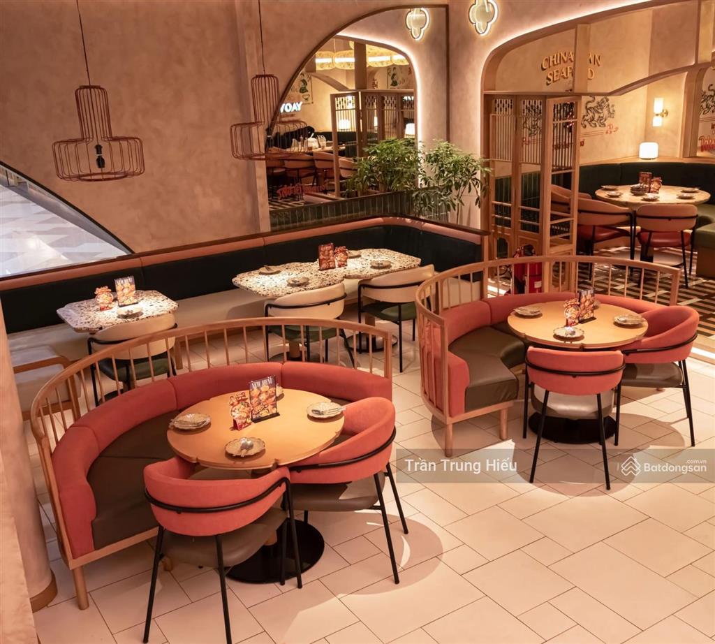 Cho thuê nhà mặt phố phan kế bính, 40m2x4 tầng, mặt tiền 4m, thang máy, thông sàn, nội thất gỗ đẹp