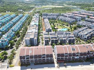 Nhà phố thương mại trục đường 36m ngay góc ngã tư cách biển 350m.  0939 439 ***