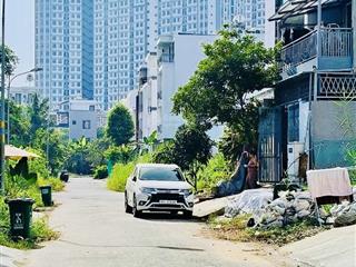 Nhà mt 4 tầng view công viên  gần đhkt 5x20 nhỉnh 8tỷ