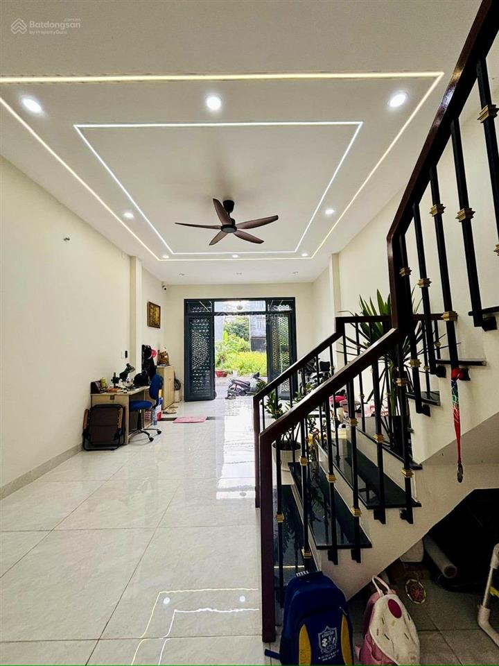 Bán nhà 3 tầng mặt tiền kdc phạm thế hiển q8  5x15  xe hơi đổ cửa  6,3 tỷ  0784 968 ***