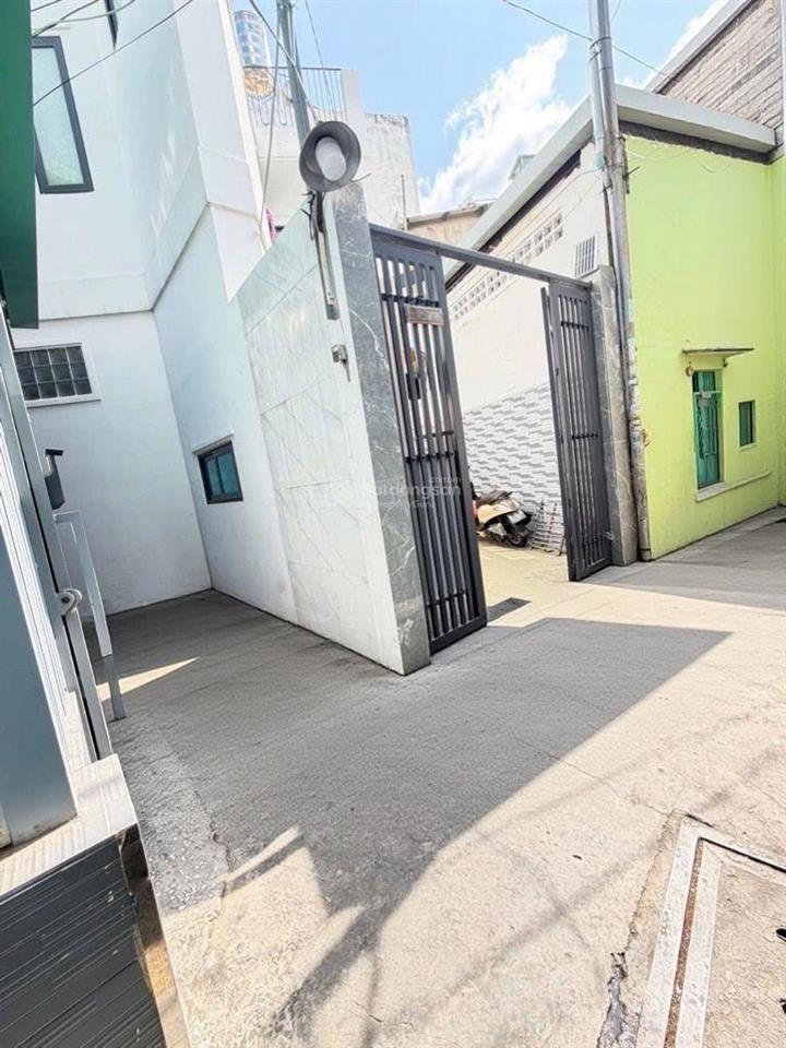 B.án hưng phú nhà kiên cố nhỉnh 2 tỷ chốt nhanh