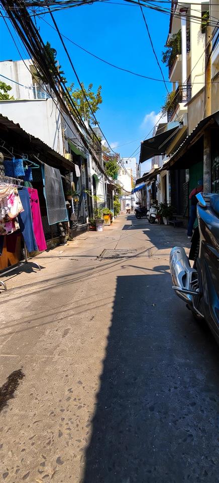 B.án hưng phú nhà kiên cố nhỉnh 2 tỷ chốt nhanh