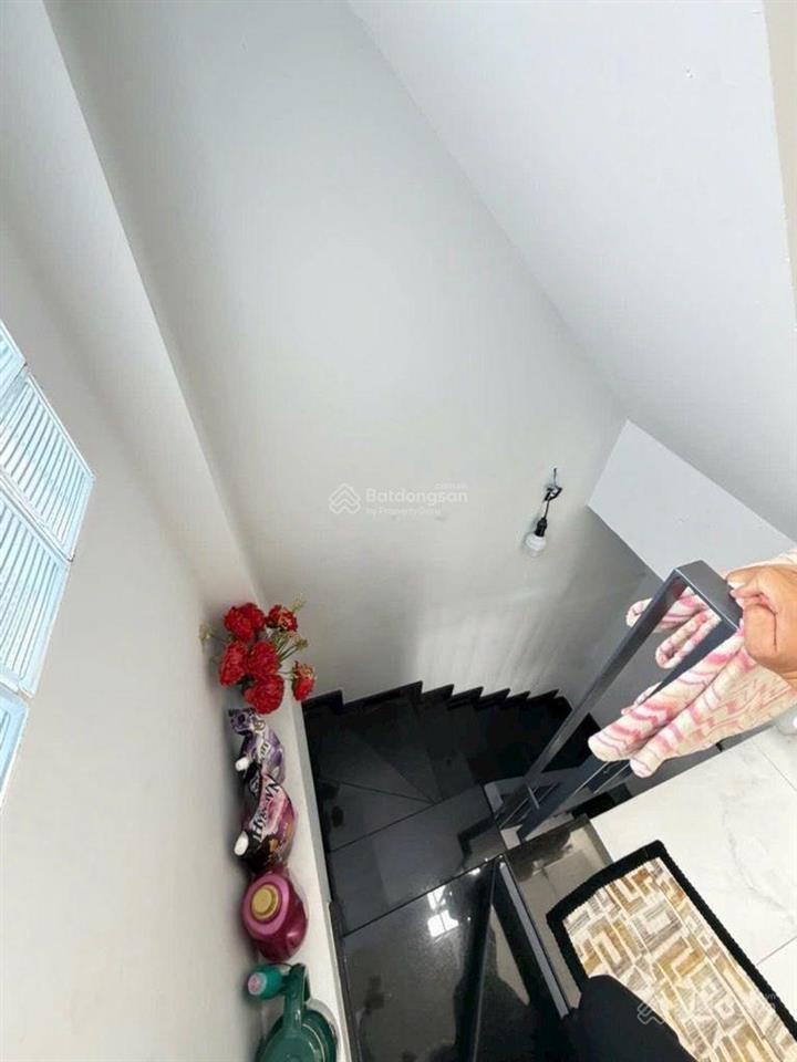 B.án hưng phú nhà kiên cố nhỉnh 2 tỷ chốt nhanh