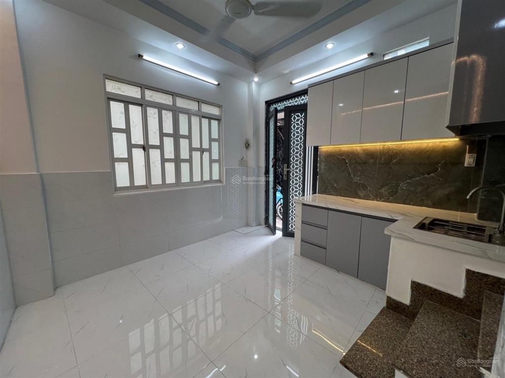 Căn góc 3 tầng ba đình, quận 8 chỉ 2,58 tỷ