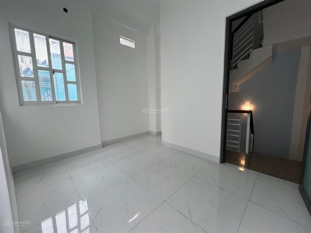Căn góc 3 tầng ba đình, quận 8 chỉ 2,58 tỷ