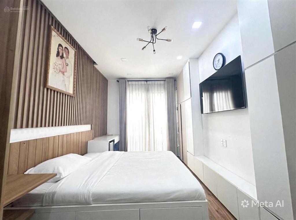 Sát quận 1 ngay dạ nam nguyễn thị tần, q8. dtsd 160m2 nhà đẹp 5 tầng btct hẻm xe hơi