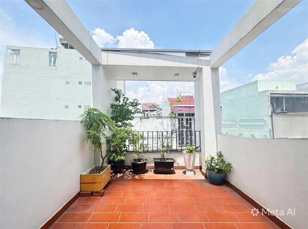 Sát quận 1 ngay dạ nam nguyễn thị tần, q8. dtsd 160m2 nhà đẹp 5 tầng btct hẻm xe hơi