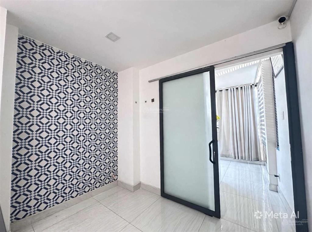 Sát quận 1 ngay dạ nam nguyễn thị tần, q8. dtsd 160m2 nhà đẹp 5 tầng btct hẻm xe hơi
