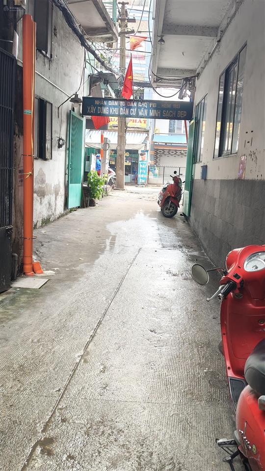 Sát quận 1 ngay dạ nam nguyễn thị tần, q8. dtsd 160m2 nhà đẹp 5 tầng btct hẻm xe hơi