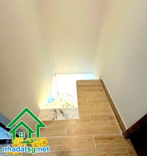 Chỉ 3,1 tỷ cmt8 (q10 cũ) nhà mới ở ngay  gần hẻm xe hơi 2 tầng 2pn 2wc