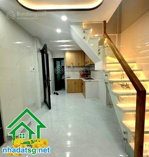 Chỉ 3,1 tỷ cmt8 (q10 cũ) nhà mới ở ngay  gần hẻm xe hơi 2 tầng 2pn 2wc