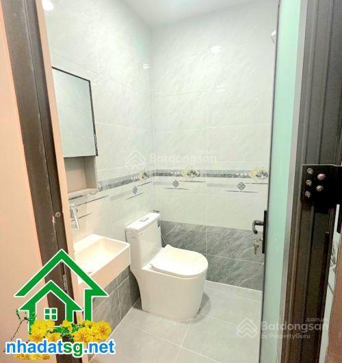 Chỉ 3,1 tỷ cmt8 (q10 cũ) nhà mới ở ngay  gần hẻm xe hơi 2 tầng 2pn 2wc